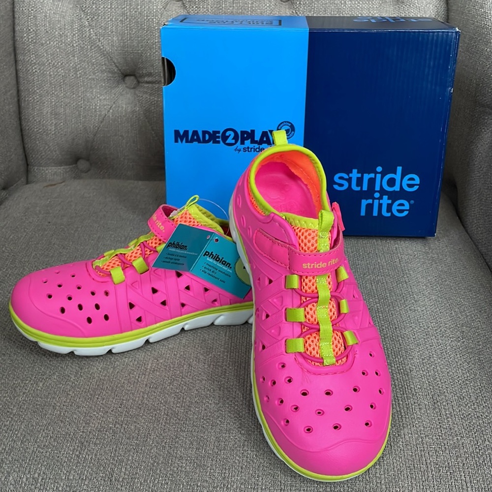 Girls size 1 strode rite hot pink phibian shoes